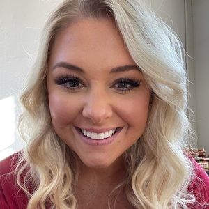 Meet your Posher, Hillary